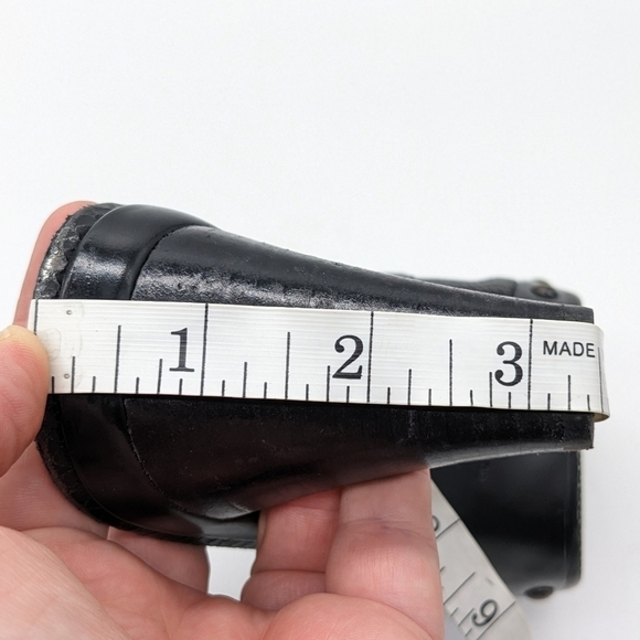 Stuart Weitzman black snakeskin pattern mule slip on heel 9.5 - Picture 12 of 12